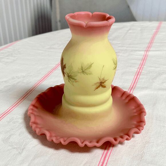 Vintage Fenton Glass Maple Leaf Burmese One Piece Fairy Lamp - Picture 2 of 9